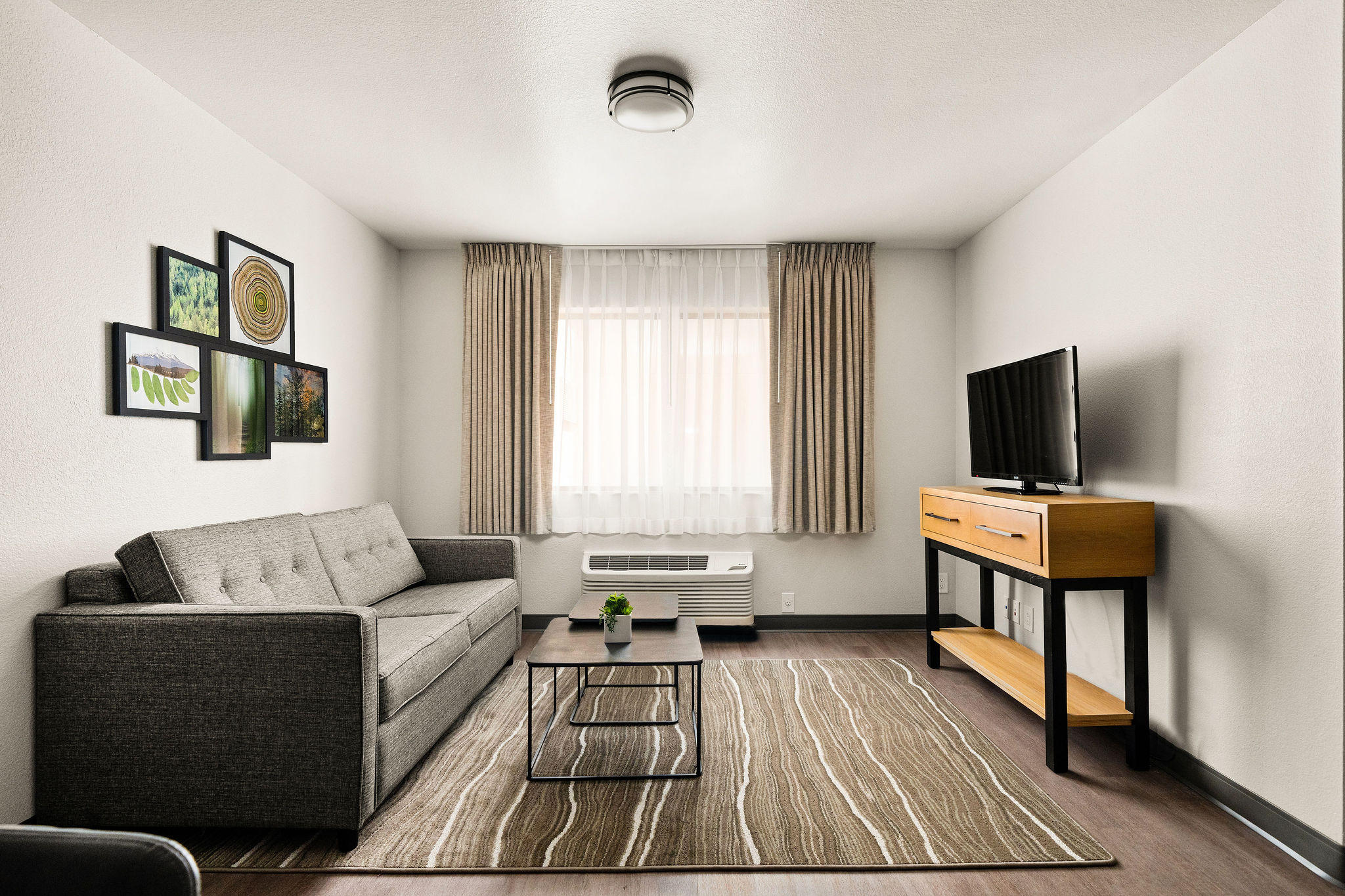 Oxford Suites Redding Extended Stay