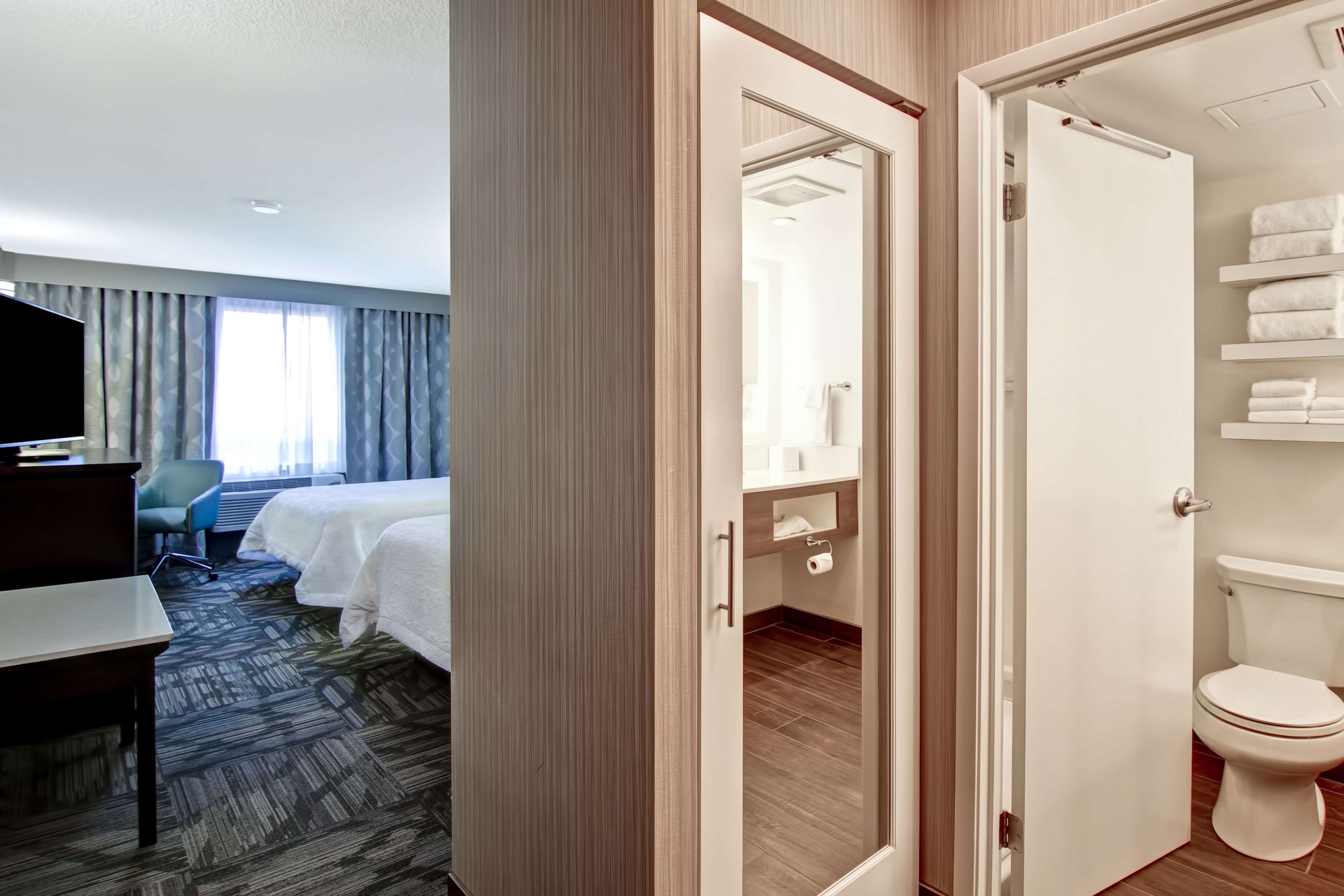 Images Hampton Inn & Suites by Hilton Calgary-Airport