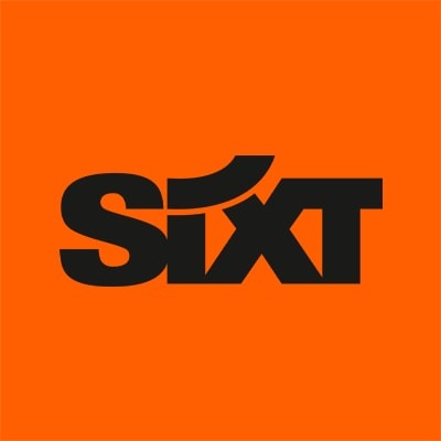 Sixt-Logo auf orangefarbenem Hintergrund