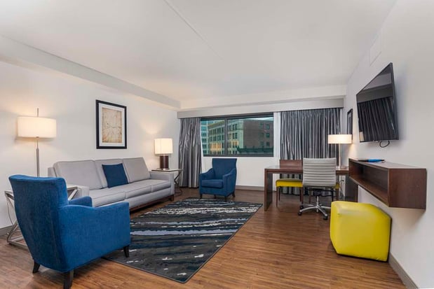 Images Embassy Suites by Hilton Indianapolis Downtown