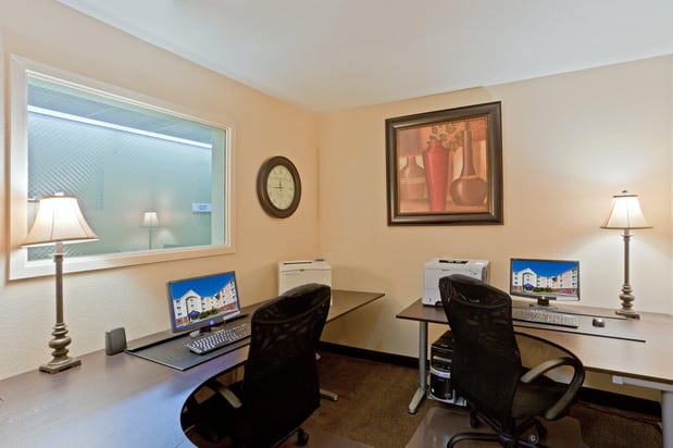 Images Candlewood Suites Washington-Dulles Herndon by IHG