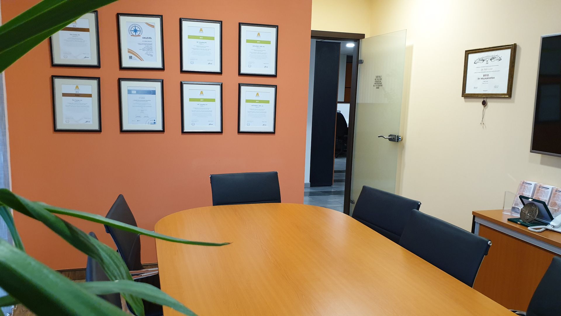 Images JB Consulting Kft.
