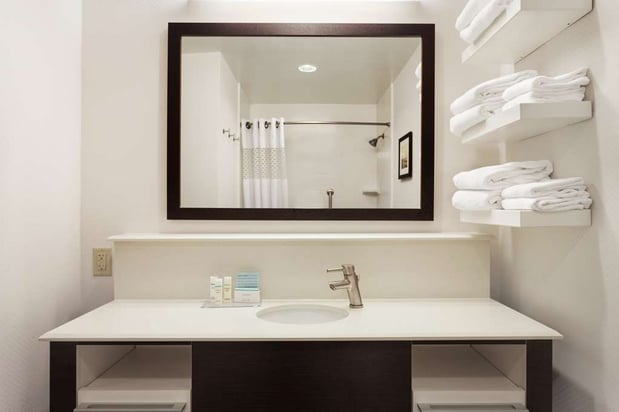 Images Hampton Inn Colchester