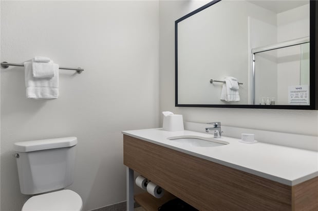 Images Spark by Hilton Indianapolis Northeast Fishers