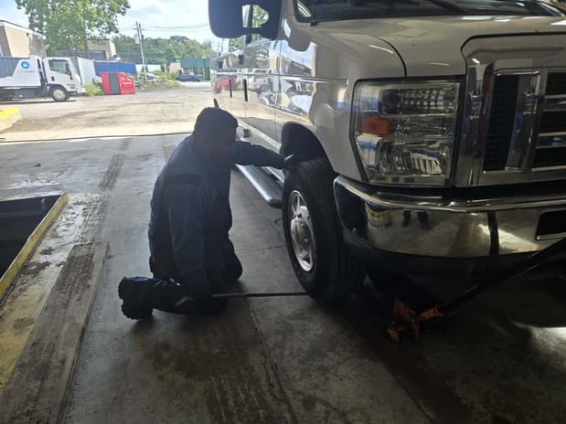Images CB Truck Tire Service Inc