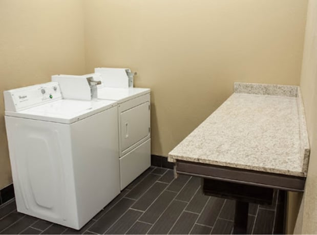 Images Holiday Inn Express & Suites Chicago - Matteson by IHG