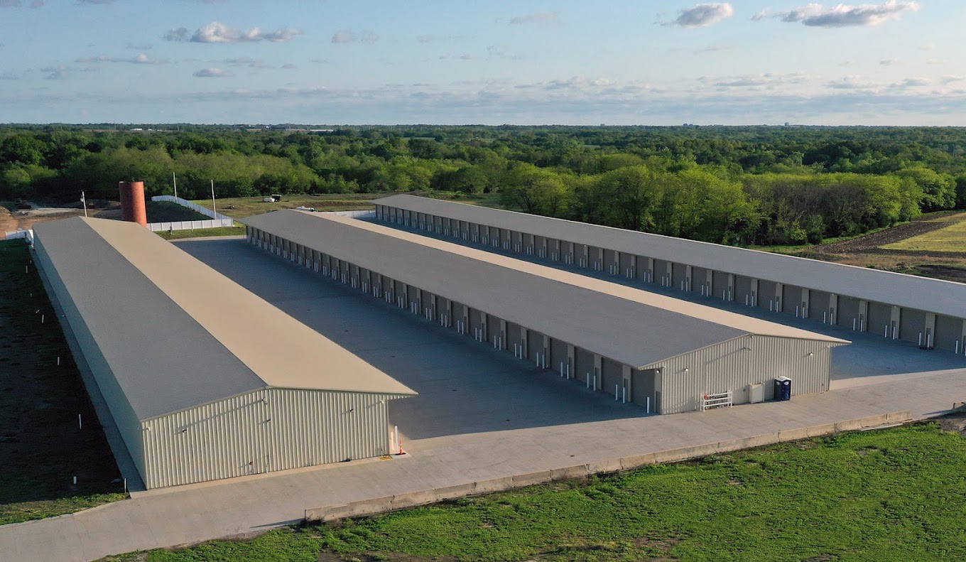 Self storage facility near Smithville Lake in Missouri