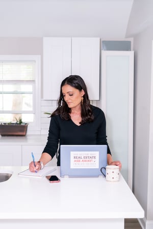 Images Anna Buono, Realtor