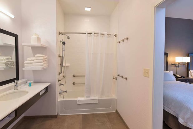 Images Hampton Inn & Suites at Wisconsin Dells Lake Delton