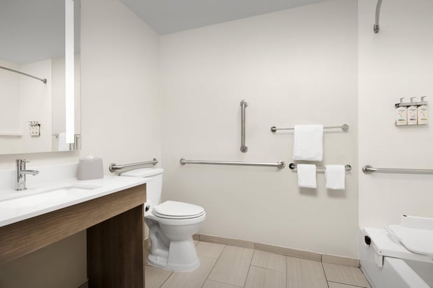 Images Holiday Inn Express & Suites Greensboro - Airport Area by IHG