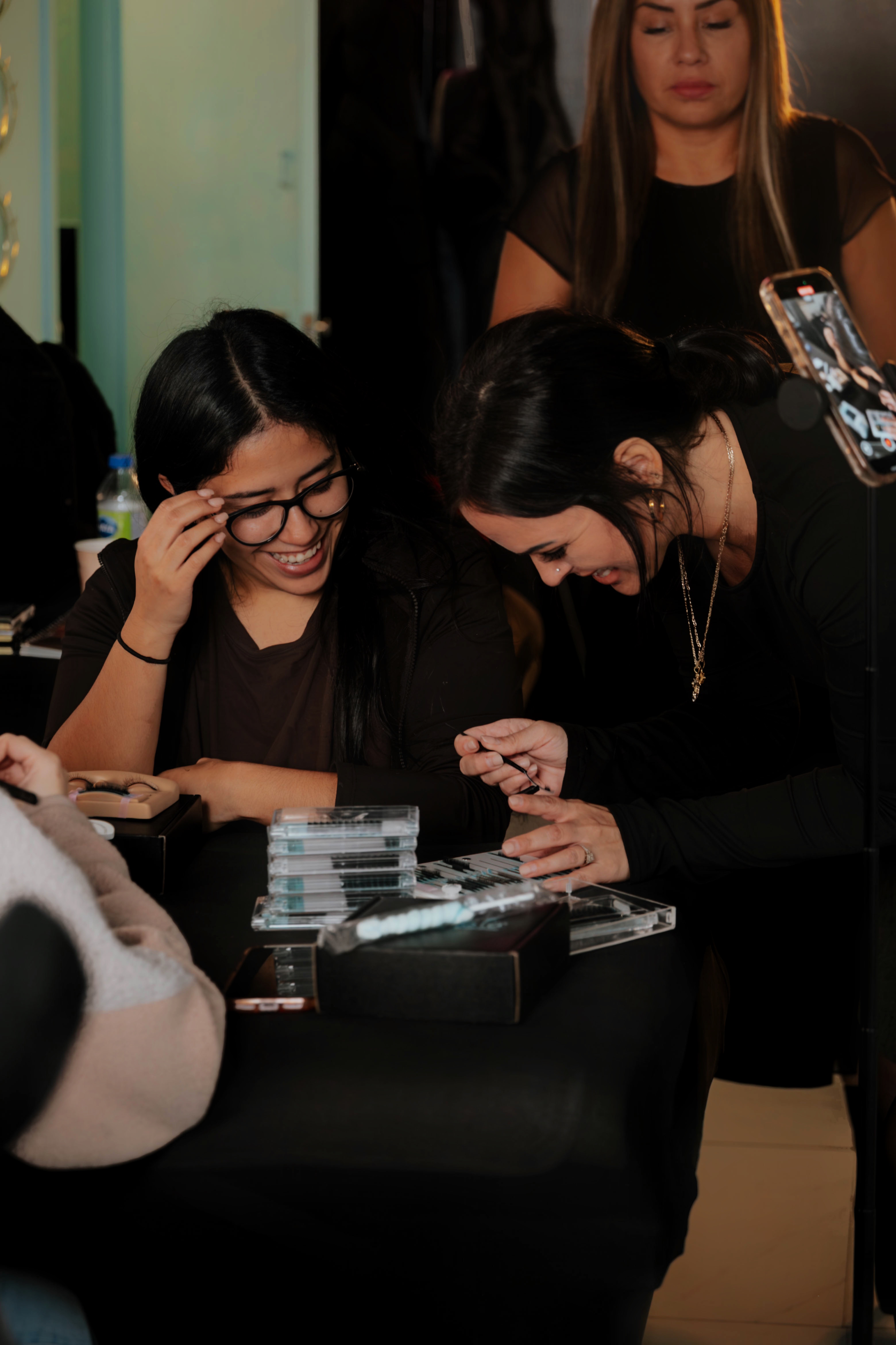 Images Lashista - Formation cils - Pose de cils - Produits de cils Longueuil