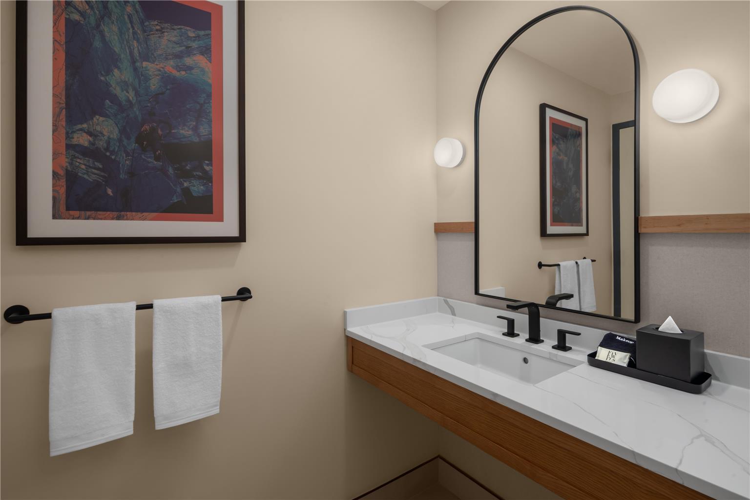 Guest room bath