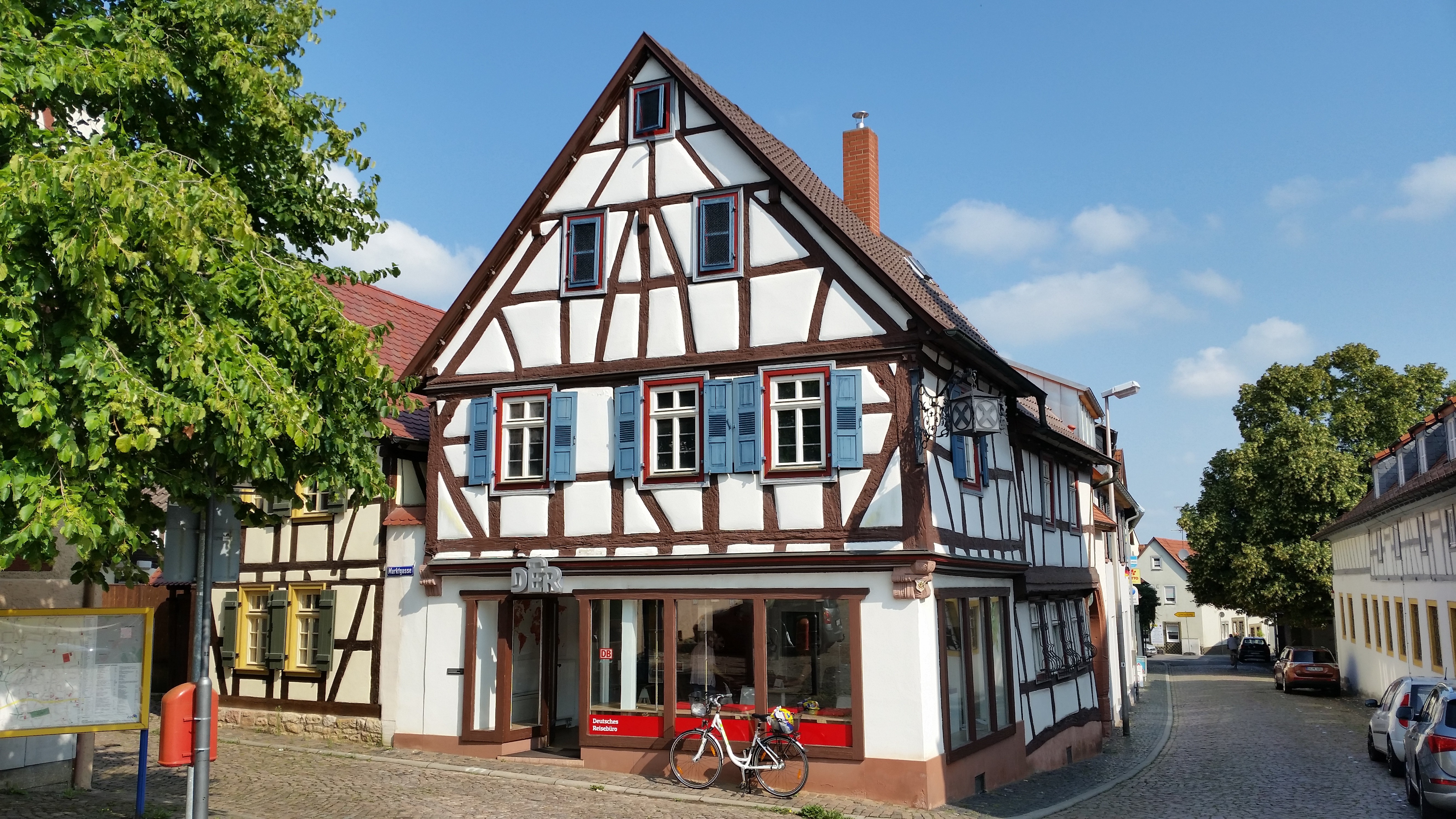 Bild 1 DERTOUR Reisebüro in Großostheim
