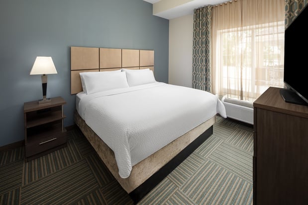 Images Candlewood Suites Omaha Airport by IHG