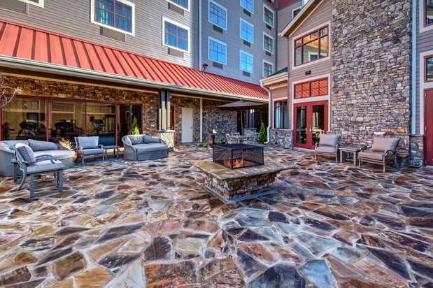 Images Black Fox Lodge Pigeon Forge, Tapestry Collection by Hilton