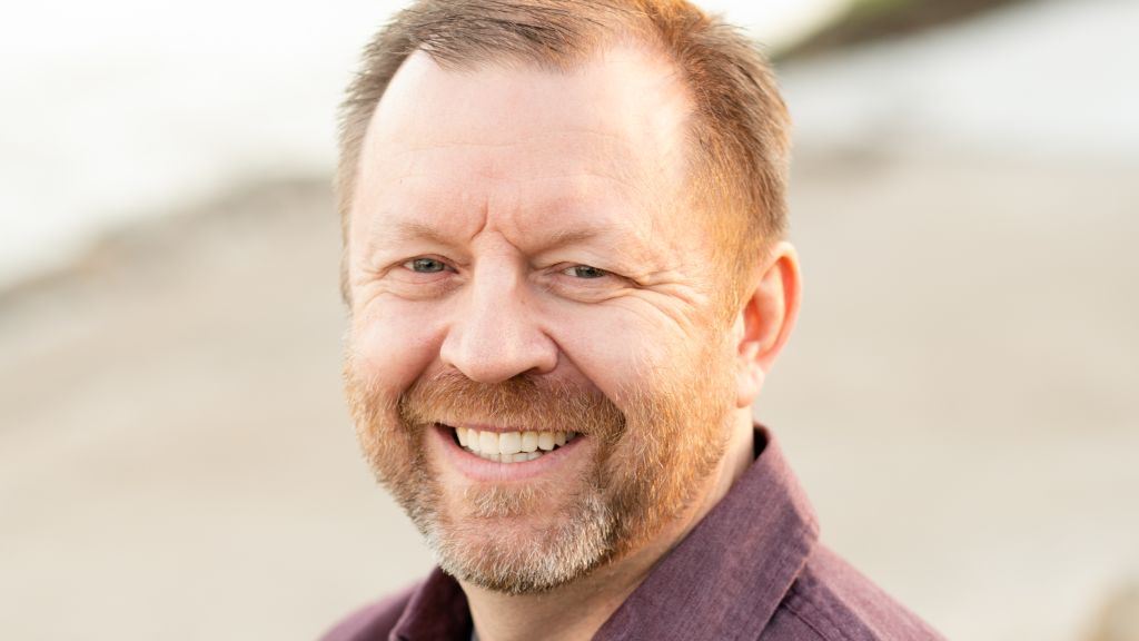 Thomas R Vivian