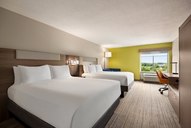 Images Holiday Inn Express & Suites Fredericksburg by IHG