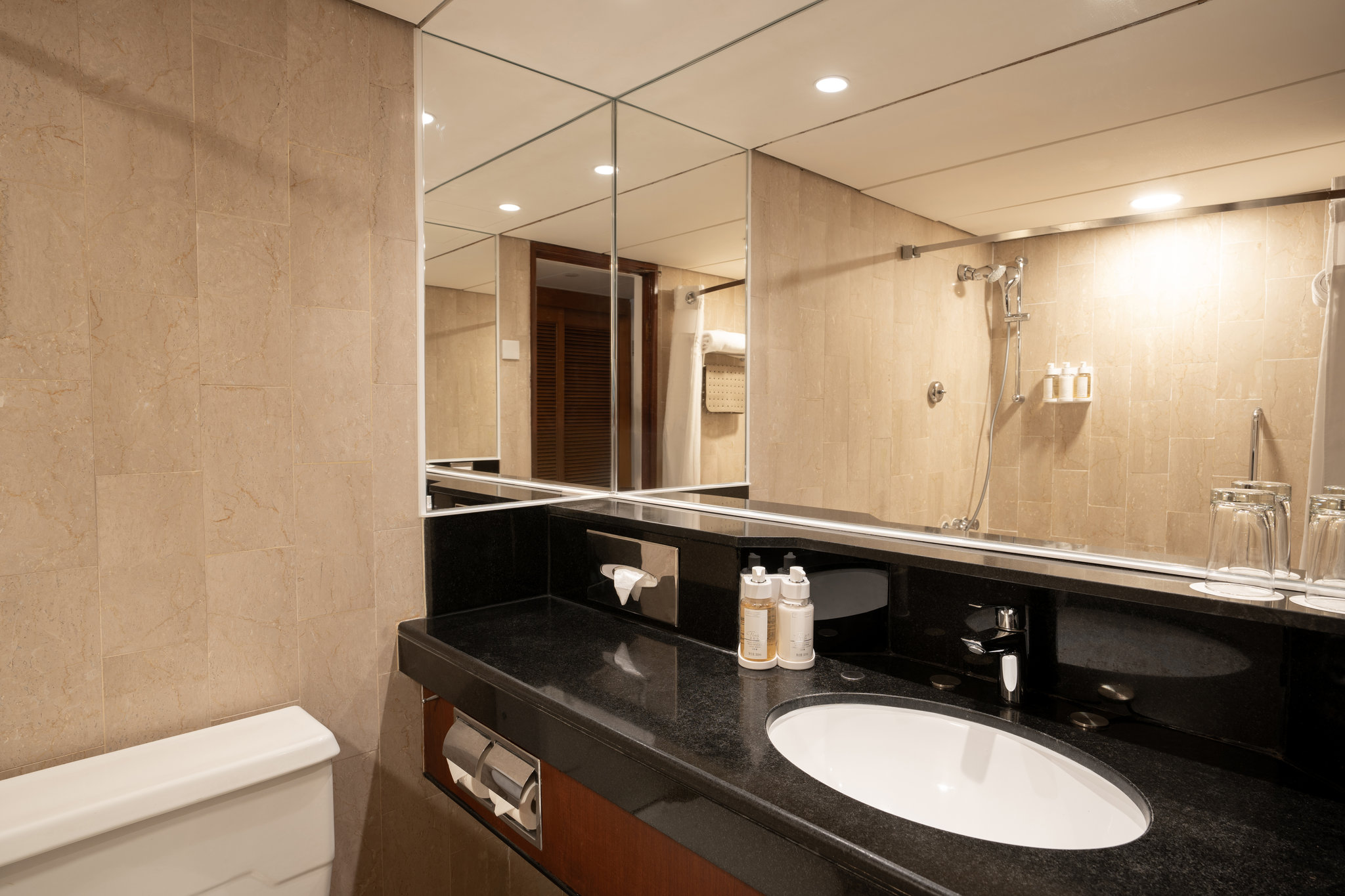 Images Holiday Inn Golden Mile Hong Kong by IHG