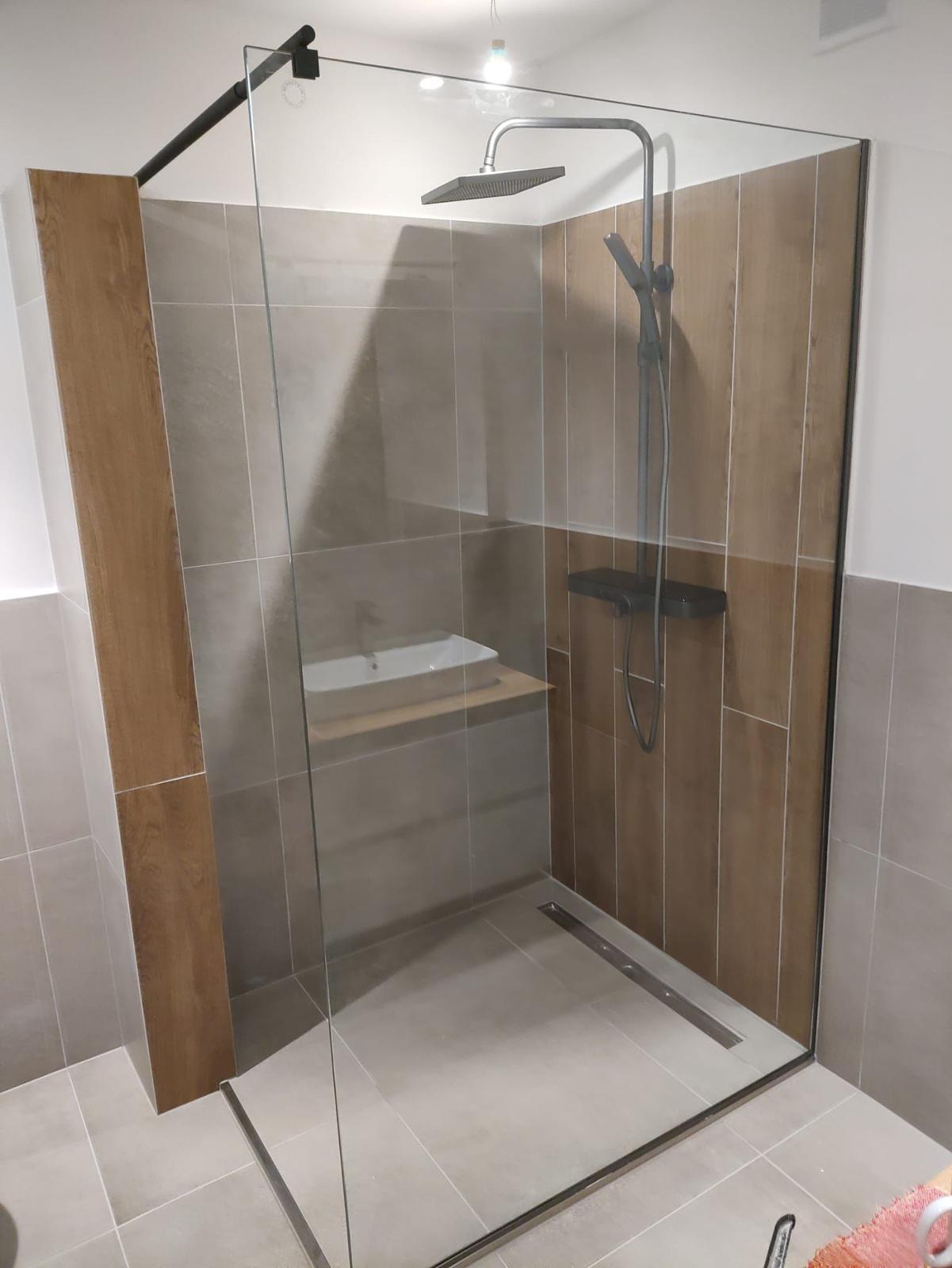 Bad Design Linge, Kölner Str. 252 a in Düsseldorf