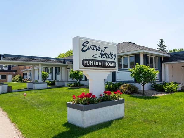 Images Evans-Nordby Funeral Homes - Osseo