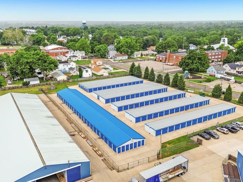 Alternate Beauty Image - Storage Express at 812 Walnut St, Washington, IL 61571