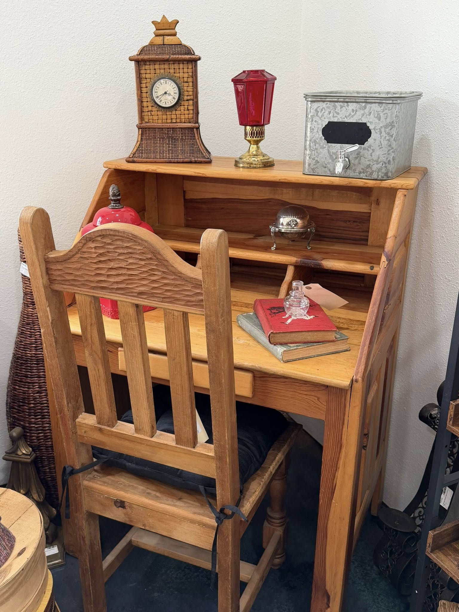 The Rusty Nail Vintage Market Image