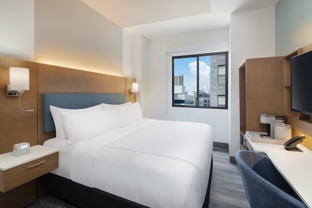 Images Even Hotel Long Island City - New York by IHG