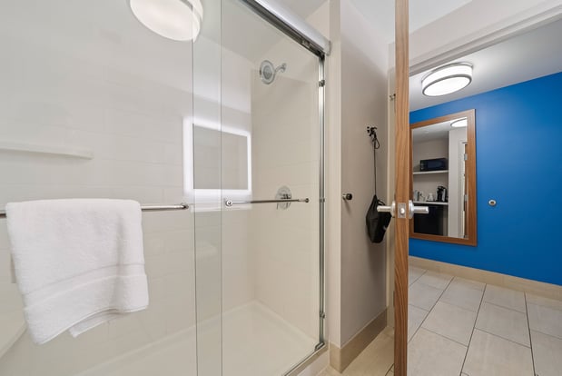 Images Holiday Inn Express & Suites Macon North by IHG