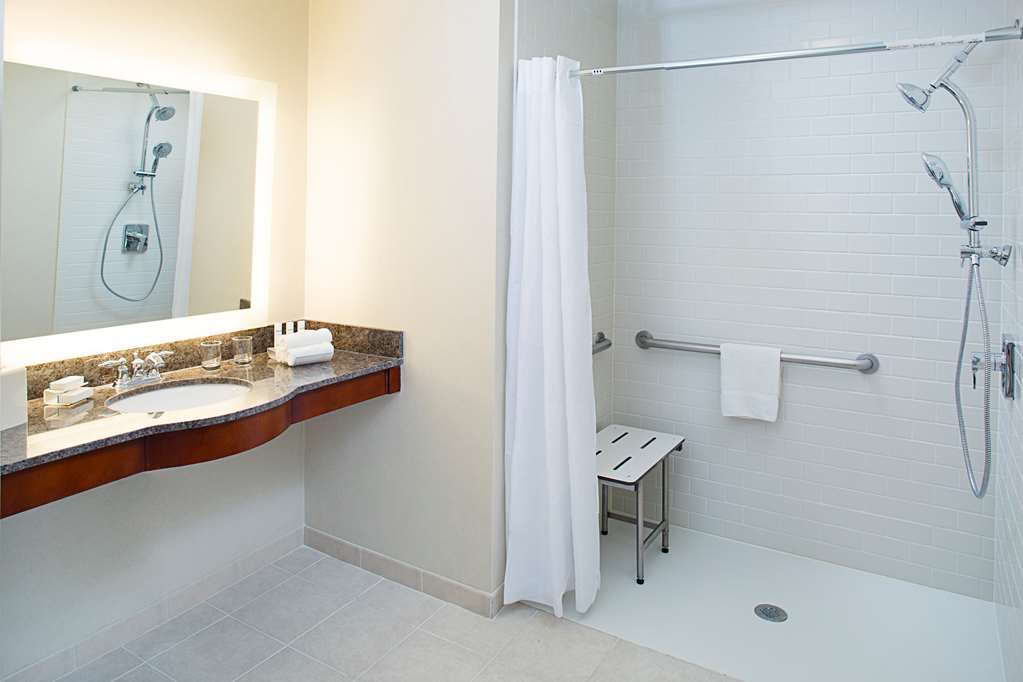 Guest room bath Homewood Suites by Hilton Lancaster Lancaster (661)723-8040