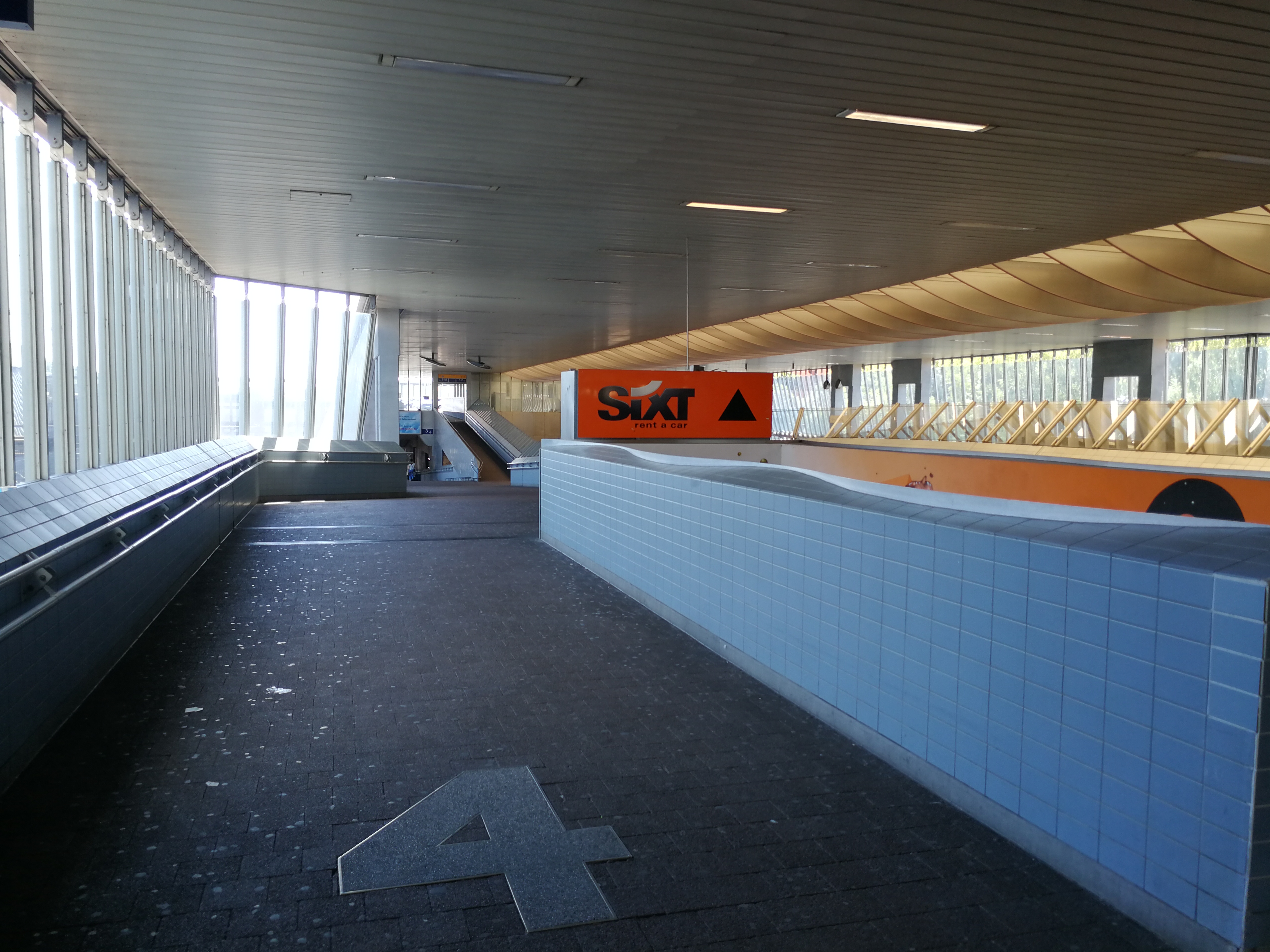 SIXT Autovermietung Kassel Bahnhof, Willy-Brandt-Platz 1 in Kassel