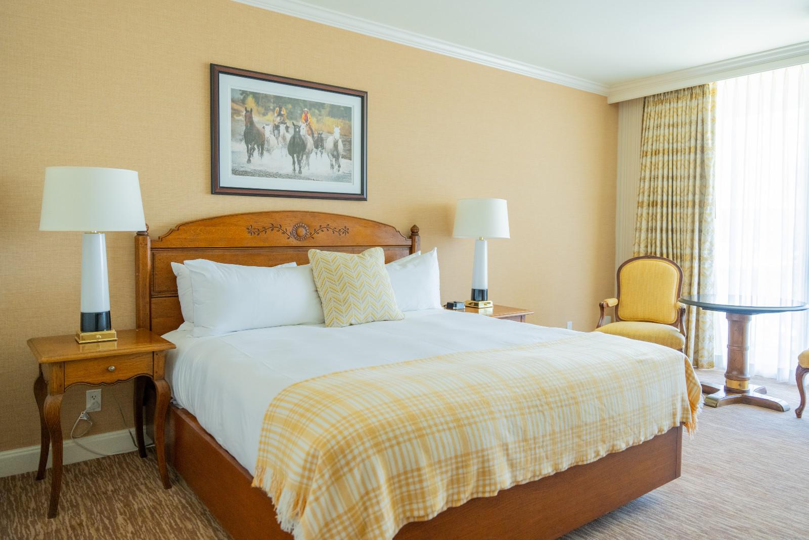 Little America Cheyenne Hotel & Resort Deluxe King room. Little America Hotel & Resort - Cheyenne Cheyenne (307)775-8400