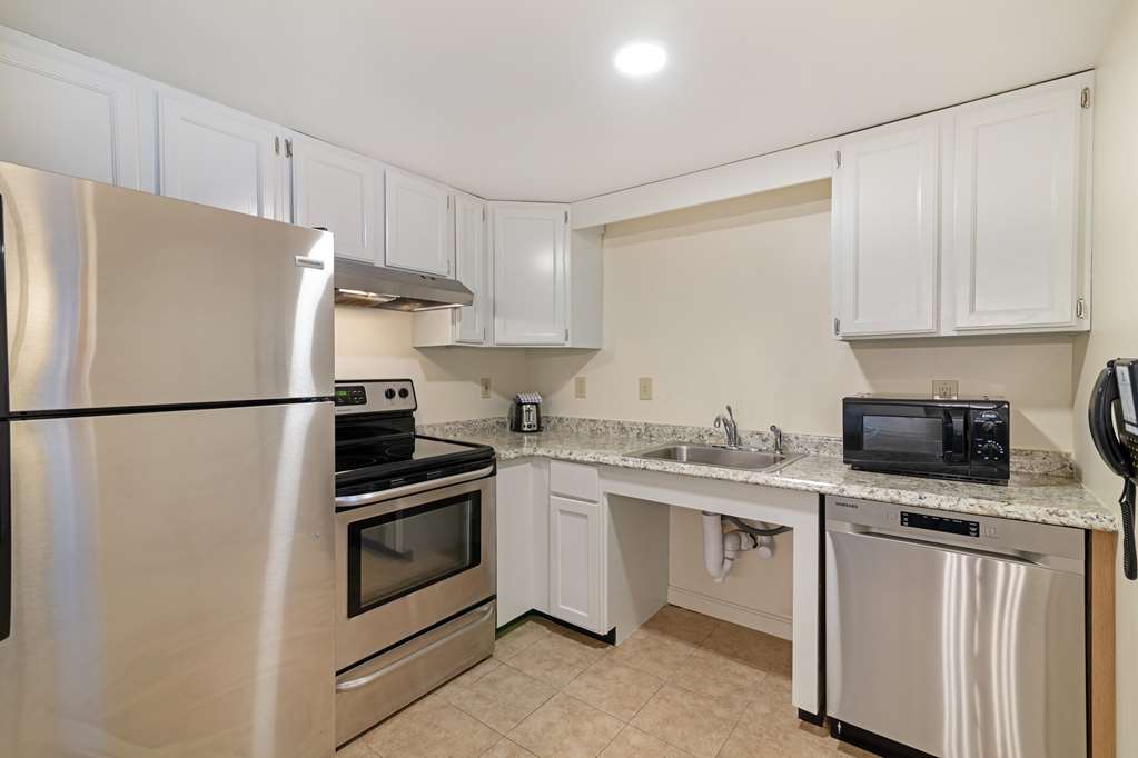 Accessible 2 Queen Suite