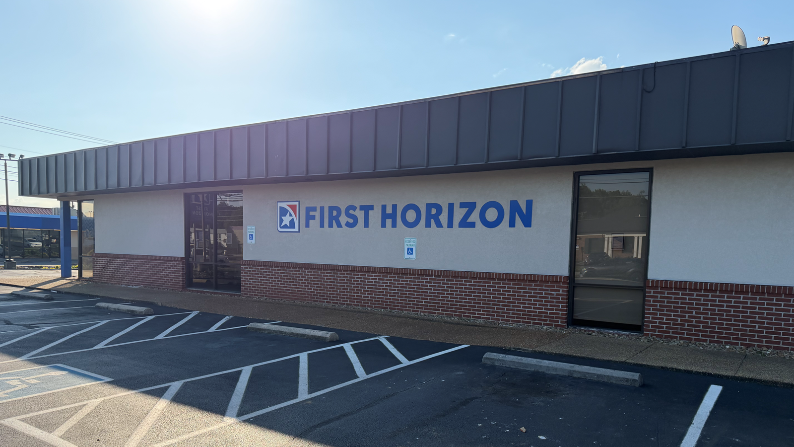 First Horizon Bank - Knoxville, TN - Merchants Rd