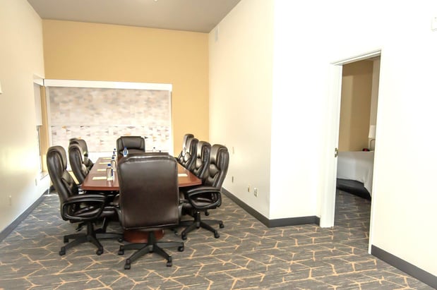 Images Holiday Inn & Suites Oakland - Airport by IHG