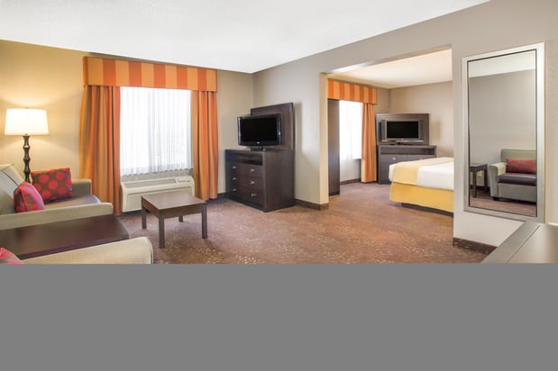 Images Muncie Place Hotel & Suites