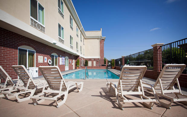 Images Holiday Inn Express & Suites Sacramento NE Cal Expo, an IHG Hotel
