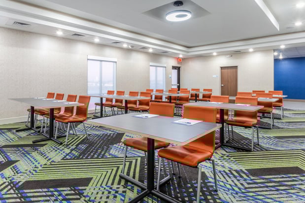 Images Holiday Inn Express & Suites Kearney by IHG