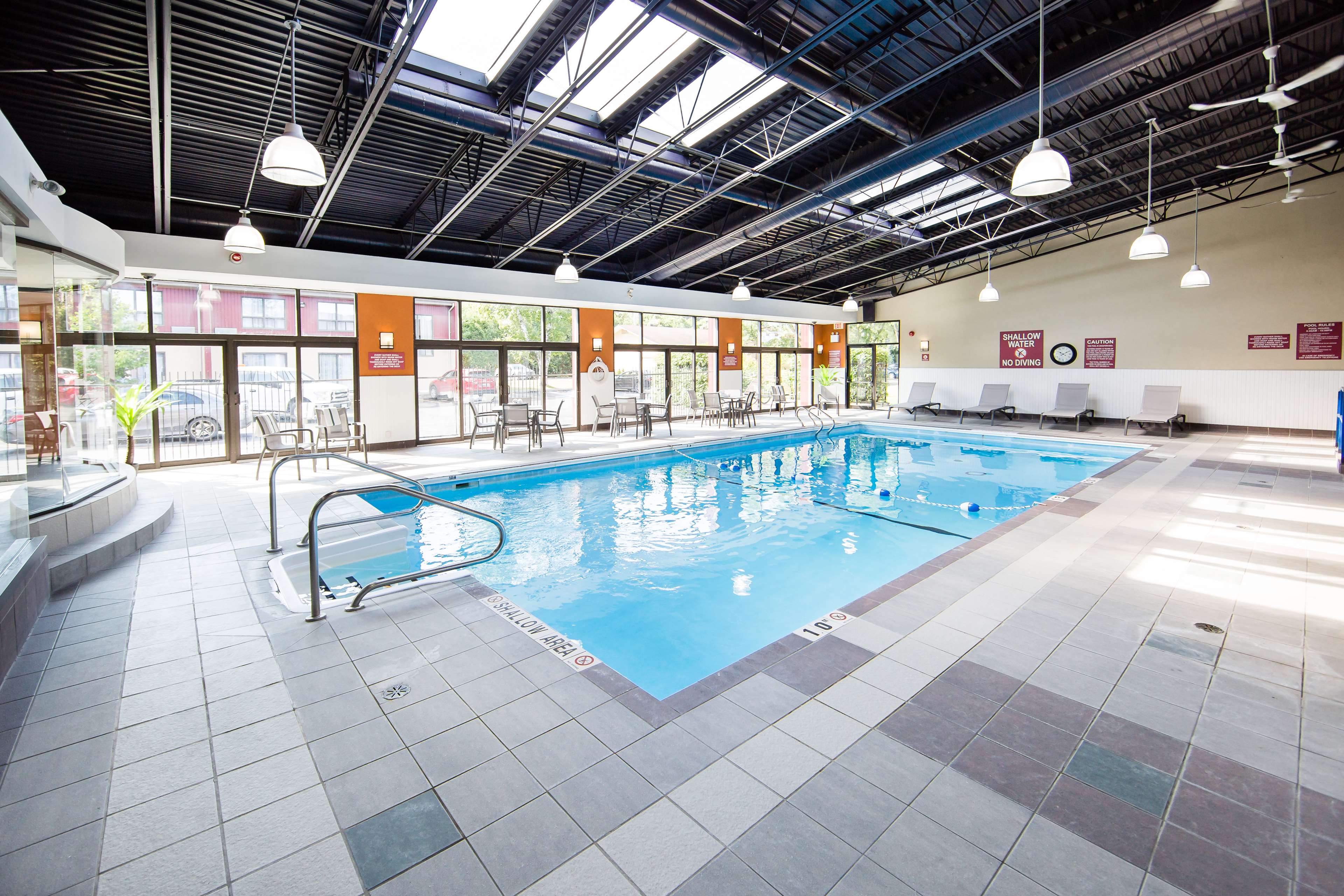 Indoor Heated Pool Best Western Plus Ottawa Kanata Hotel & Conference Centre Ottawa (613)828-2741