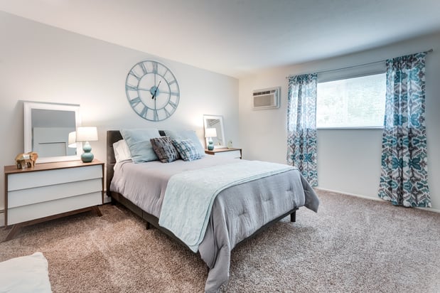 Images Lakeshore Drive Apartment Homes