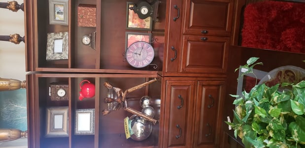 Images J and B Furniture Consignments