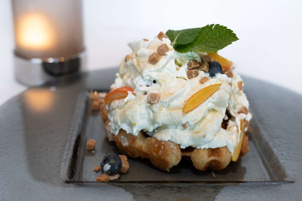 Images Park Inn by Radisson Oslo Airport Hotel West