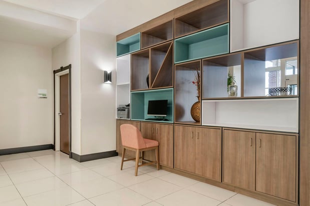 Images Holiday Inn Louisville Airport South by IHG