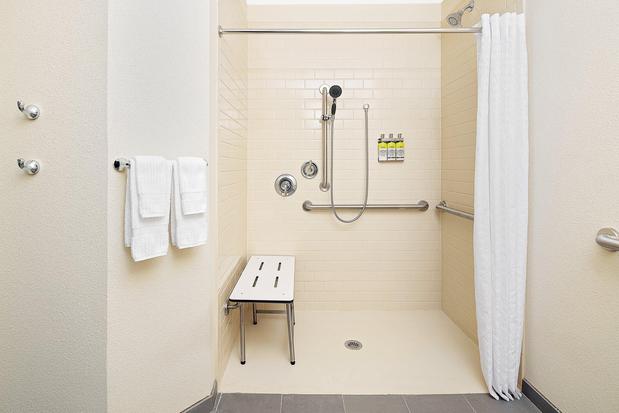 Images Candlewood Suites Building 38300