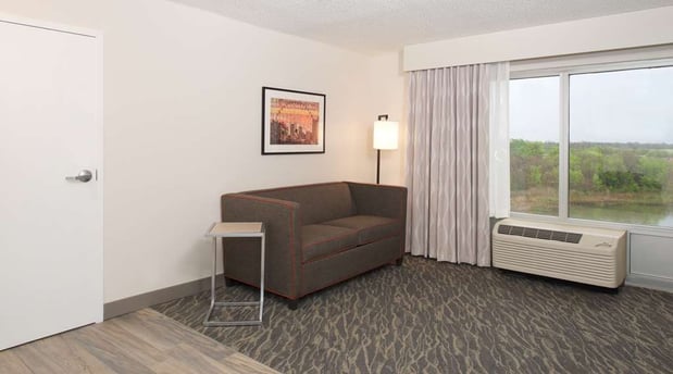 Images Hampton Inn & Suites N. Ft. Worth-Alliance Airport