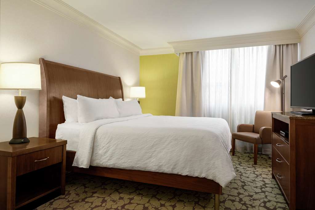 Images Hilton Garden Inn Saskatoon Downtown