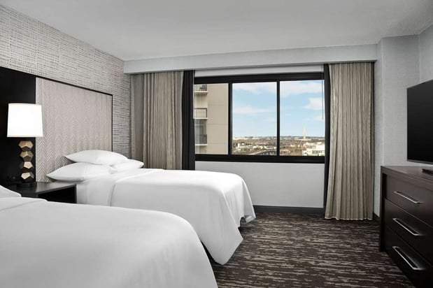 Images Embassy Suites by Hilton Crystal City National Airport