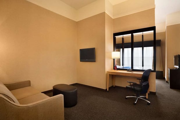 Images DoubleTree by Hilton Hotel Oklahoma City Airport