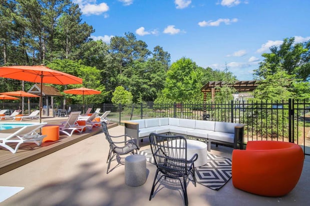 Images Elliot Gwinnett Place