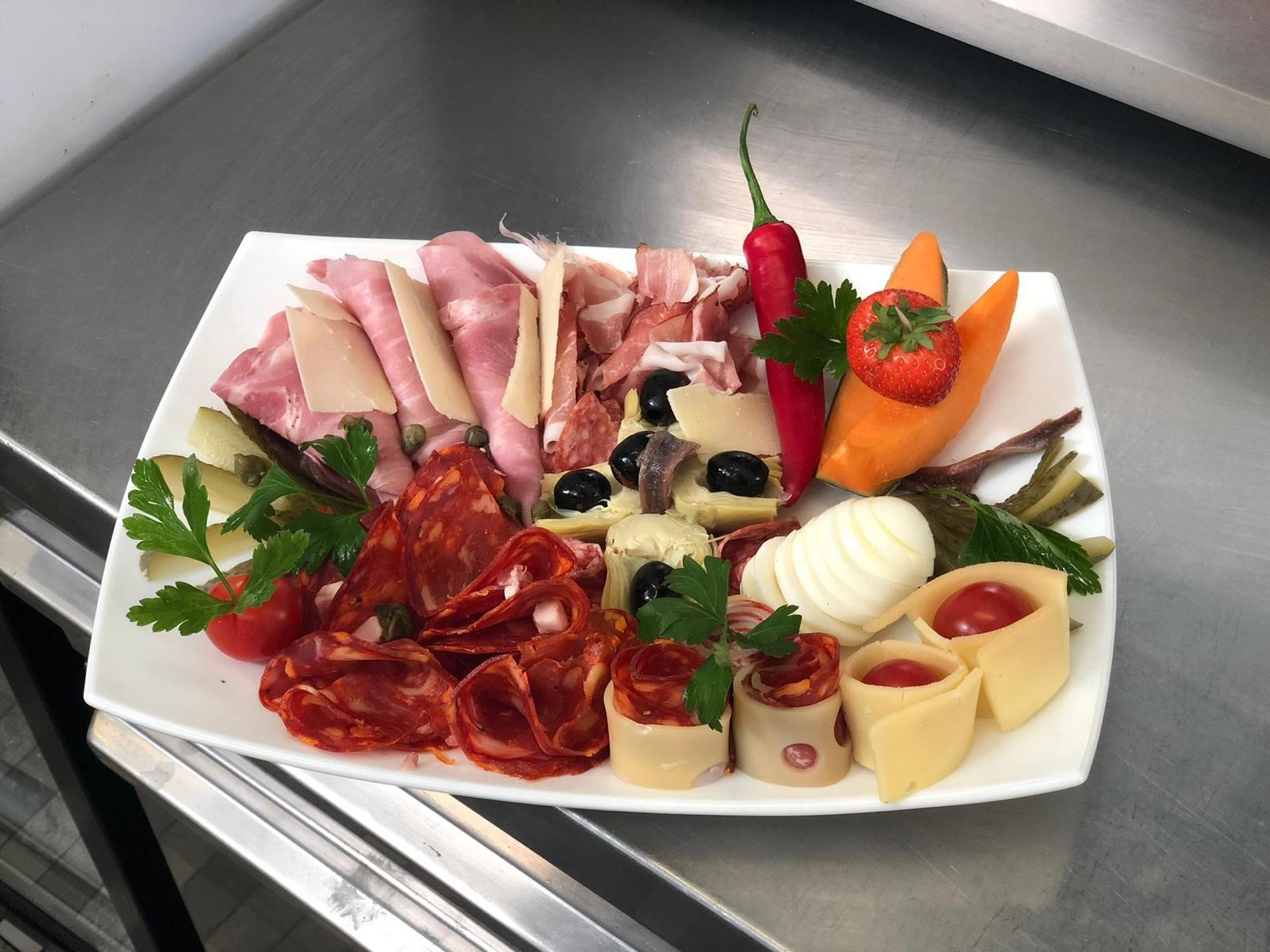 Pizzeria & Restaurant Due Fratelli, Zentrum Meierwis 1 in Greifensee