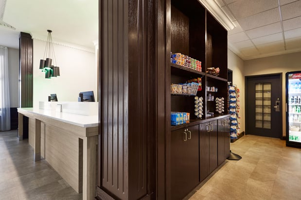 Images Holiday Inn & Suites Madison West - Middleton by IHG